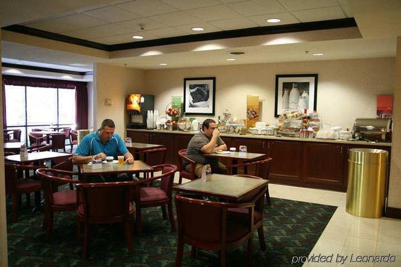 Hampton Inn Cincinnati Eastgate Ресторант снимка