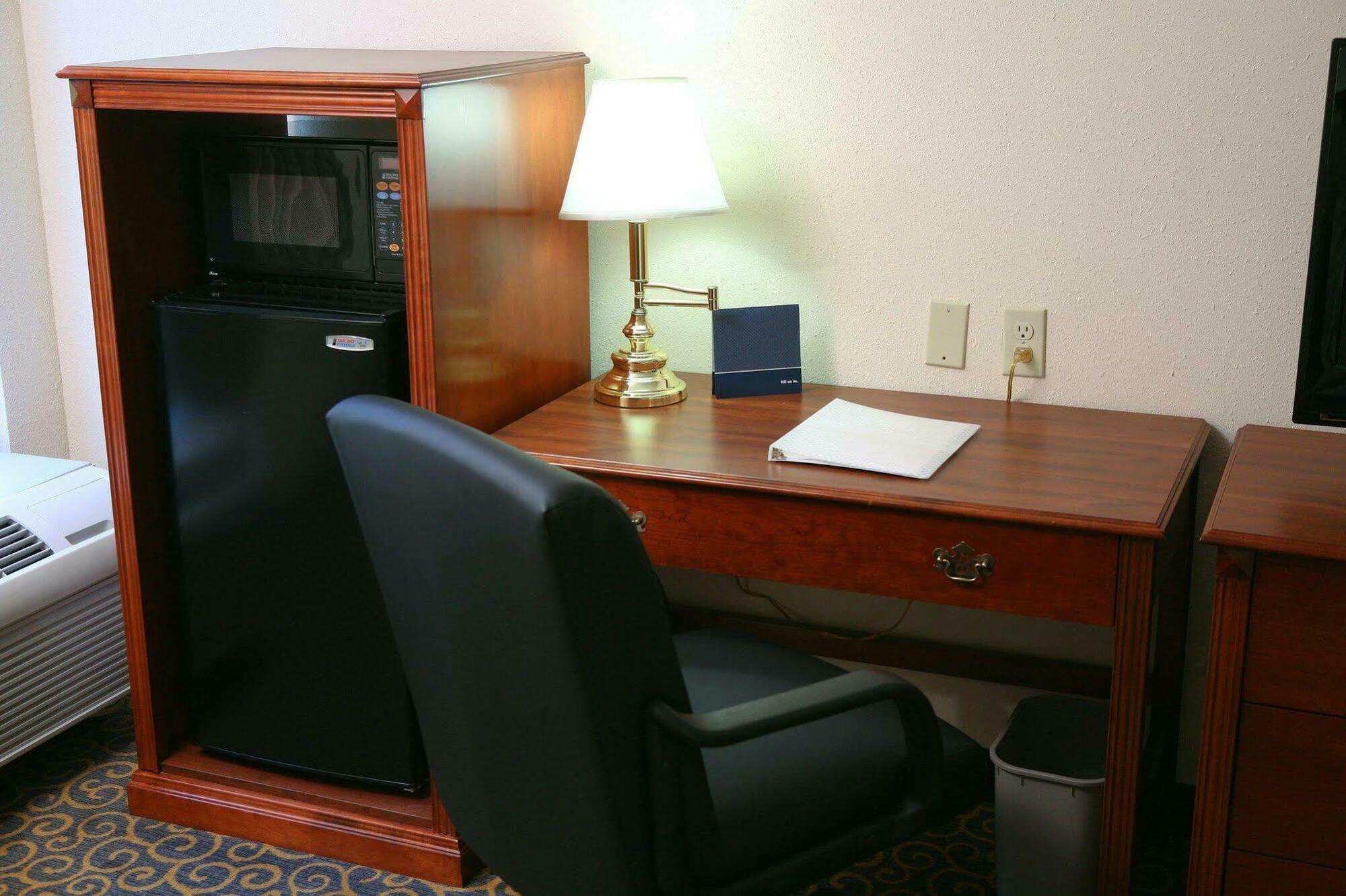 Hampton Inn Cincinnati Eastgate Стая снимка